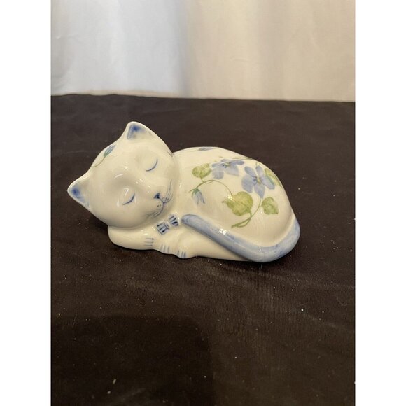 Sweet Porcelain SLEEPING CAT Floral Forget Me Knots  Andrea by Sadek Thailand - Picture 1 of 9